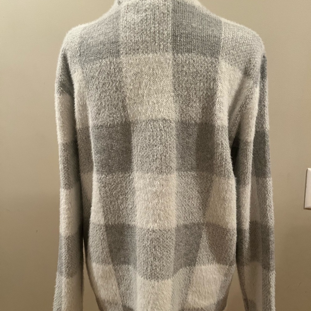 Super soft sweater.